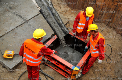 Gdansk.  Obwodnica Trojmiasta. Wmurowania kamienia...