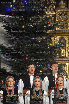 Koncert koled w wykonaniu zespolu Mazowsze w kosciele...