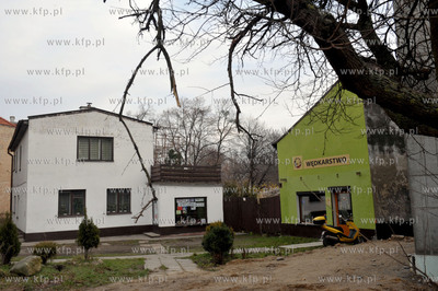 Gdansk Orunia. Domy i sklepy na zapleczu Kamienicy...
