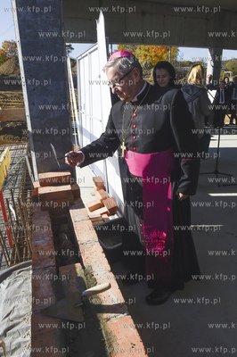 Uroczyste wmurowanie aktu erekcyjnego pod nowy budynek...