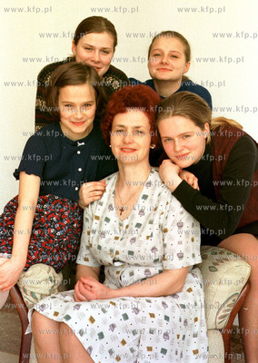 Danuta Walesa z corkami , od lewej : Brygida , Ania...