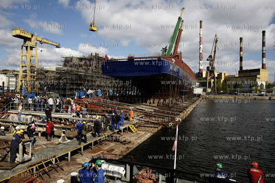 Gdansk. Stocznia Polnocna. Wodowanie dwustronnego ...