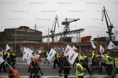 Gdansk. Demonstracja ponad 3 tys. zwiazkowcow z Grupy...