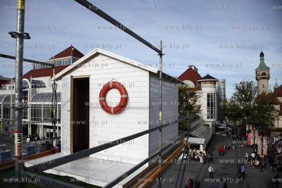 Sopot. Festiwal Artloop. Kwatera glowna festiwalu instalacja...