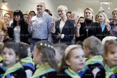 Szkola podstawowa nr 9 w Sopocie. Uroczystosc pasowania...