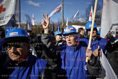 Pikieta pod Urzędem Wojewodzkim w Gdansku w gescie...