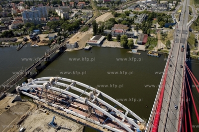 Gdańsk. Budowa mostu kolejowego na Martwej Wiśle.
03.07.2015
fot....