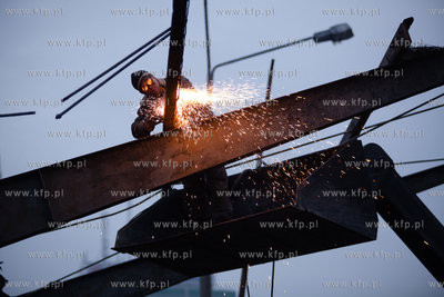 Kolejne budynki Stoczni Gdanskiej do wyburzenia .Tym...