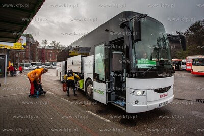 Gdańsk, Dworzec PKS. Nz. Autobus sieci Flixbus. 28.11.2019...