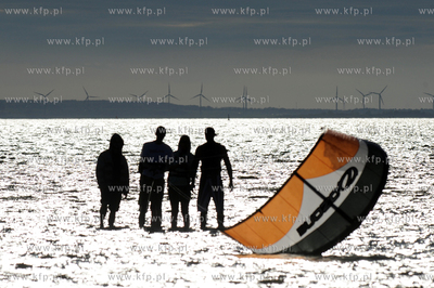 Camping Maszoperia kolo Jastarni. Nauka kitesurfingu...