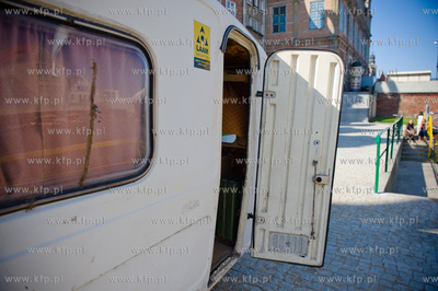 Gdansk. Nabrzeze Motlawy. Opuszczona, zdewastowana...