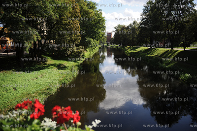Slupsk. Rzeka Slupia. 06.09.2011 fot. Mateusz Ochocki...