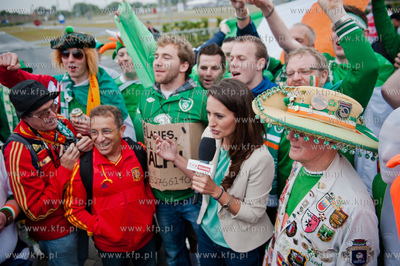 Gdansk Arena. Kibice wchodza na mecz mistrzostw Europy...