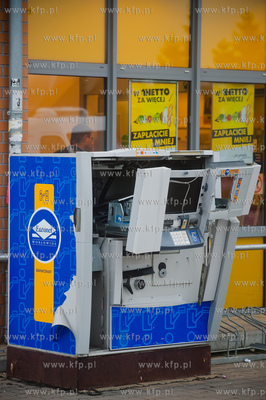 Gdansk. Ujescisko. Wysadzony w powietrze bankomat sieci...