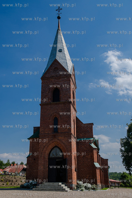 Kosciol parafialny Sw. Franciszka Ksawerego w Przywidzu.
04.08.2015
fot....