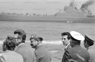 Desant morski jednostki Niebieskich Beretow na plazy...