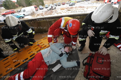 Nadole nad Jeziorem Zarnowieckim. Cwiczenia ratownikow...
