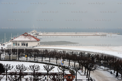 Molo - Sopot. Zamarza Zatoka Gdanska w rejonie sopockiego...