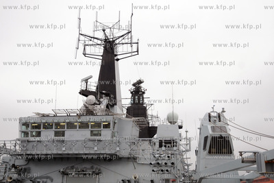 Wspolne cwiczenia okretow i lotnictwa Marynarki Wojennej...