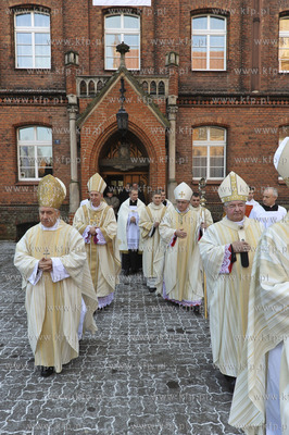W uroczystooa Niepokalanego Poczecia NMP, w sobote...