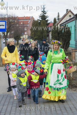Dzieci z przedszkola nr 1 w Pelplinie przywitały wiosnę...