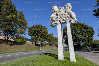 Odnowiony tzw witacz z herbem Gdańska stojący na...