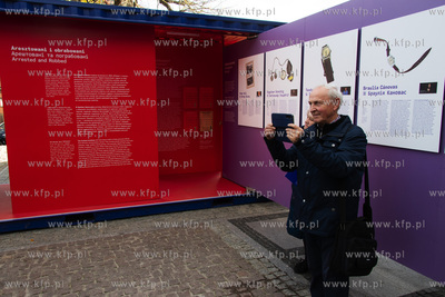 Wystawa #StolenMemory zrealizowana przez Arolsen Archives...