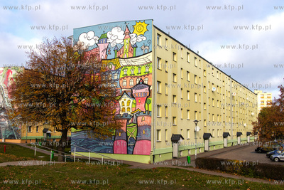Mural według projektu Agnieszki Cieśli na elewacji...