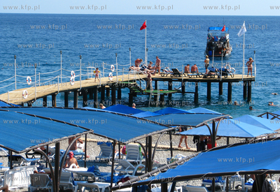 Plaza przy hotelu Sailors Beach Club w Kiris, turystycznej...