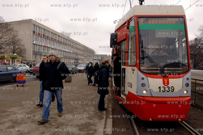 Gdansk Wrzeszcz. Przystanek tramwajowy na skrzyzowaniu...