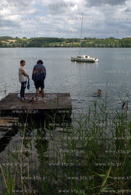 Borzestowska Huta na Kaszubach. Kapiel przy pomoscie...