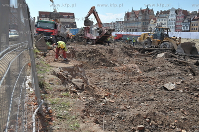 Gdansk. Wyspa Spichrzow. Uroczystosc wmurowania kamienia...