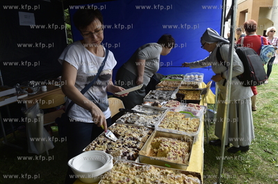 Dni Sąsiadów. Festyn przy parafii Miłosierdzia Bożego...