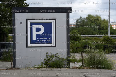 Gdynia. Dawna bocznica kolejowa tzw. międzytorze czyli...