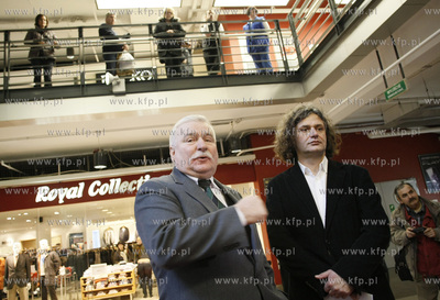 Gdansk. Centrum handlowe Manhattan. Premiera i promocja...