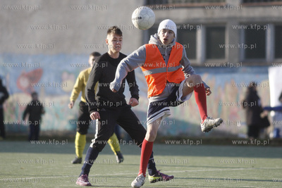 Gdansk Zaspa. Pilkarski turniej dzikich druzyn Do przerwy...