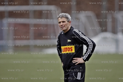 Gdansk. Boisko przy ul. Traugutta.  Sylwestrowy mecz...