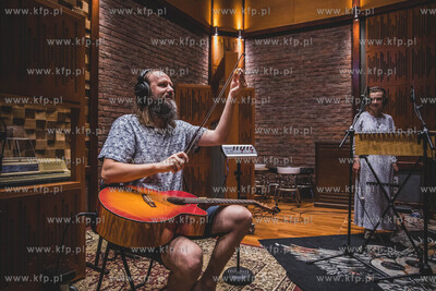 Zespół Remont Pomp wraz Mikołajem Trzaską i Adamem...