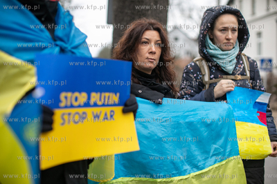 Stand With Ukraine. Pikieta przy Konsulacie Generalnym...