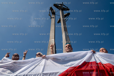 Gdańsk. Plac Solidarności. Symboliczne otwarcie bramy...