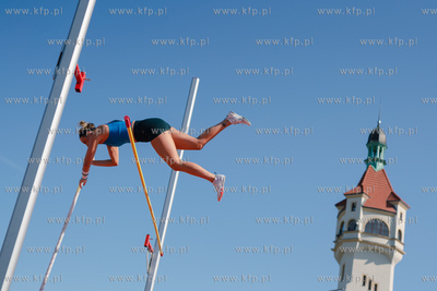 Sopot. 36. Tyczka na molo. Skoki pań. 24.06.2023 fot....