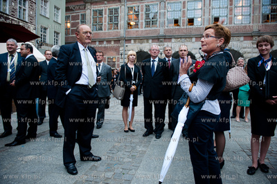 Gdansk. Zielona Brama. Uczestnicy nieformalnego spotkania...