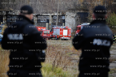 Gdynia. Obluze. Zawalenie stropu magazynu przy ulicy...