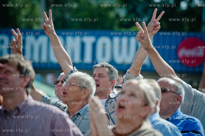 Gdansk. Brama Historyczna nr 2 Stoczni Gdanskiej. Stoczniowy...