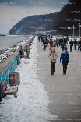 Gdynia. Niedzielne, wielkanocne popoludnie na bulwarze...