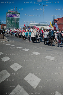 Gdansk. Manifestacja sympatykow Prawa i Sprawiedliwosci...