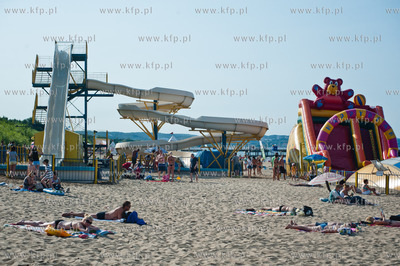 Gdansk. Wakacyjny, sloneczny dzien na plazy w Brzeznie.
Nz...