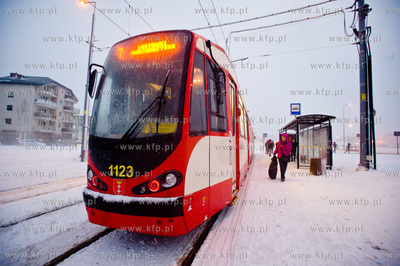 Gdansk. Os. Pogodne. Porywisty wiatr oraz silne opady...