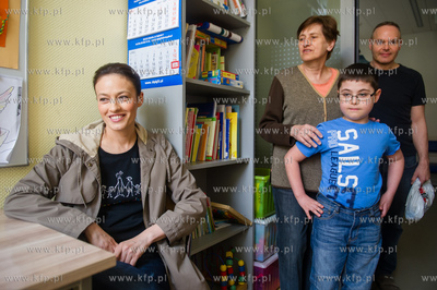 Gdansk.  Magdalena Rozczka odwiedzila dzieci w Klinice...