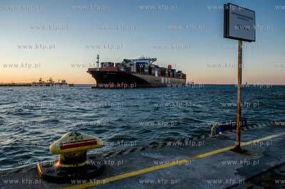 Gdansk. Terminal kontenerowy DCT. Kolejne zawiniecie...